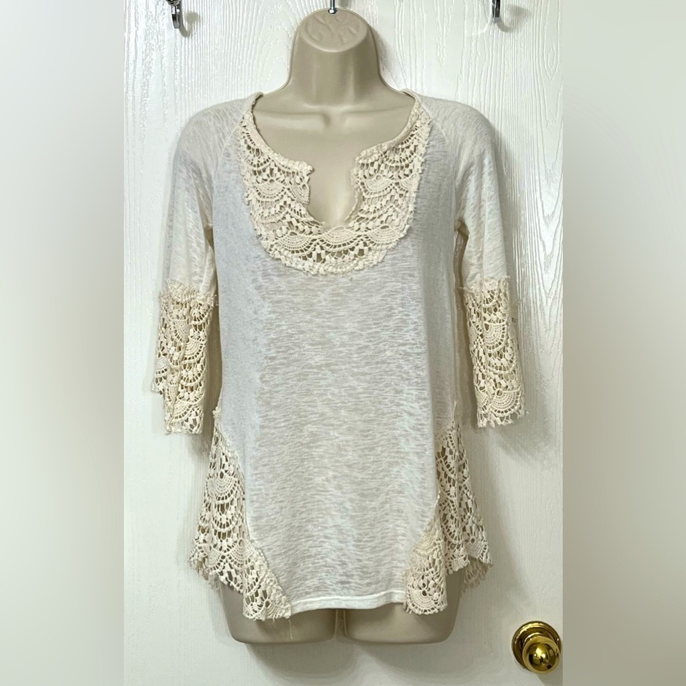 🟡 Gimmicks by BKE Ivory Semi-Sheer Lacy Top